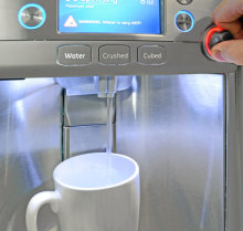 GE-CFE29TSDSS-hot-water.jpg
