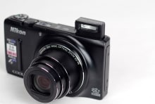 NIKON_S9500-flashweb.jpg