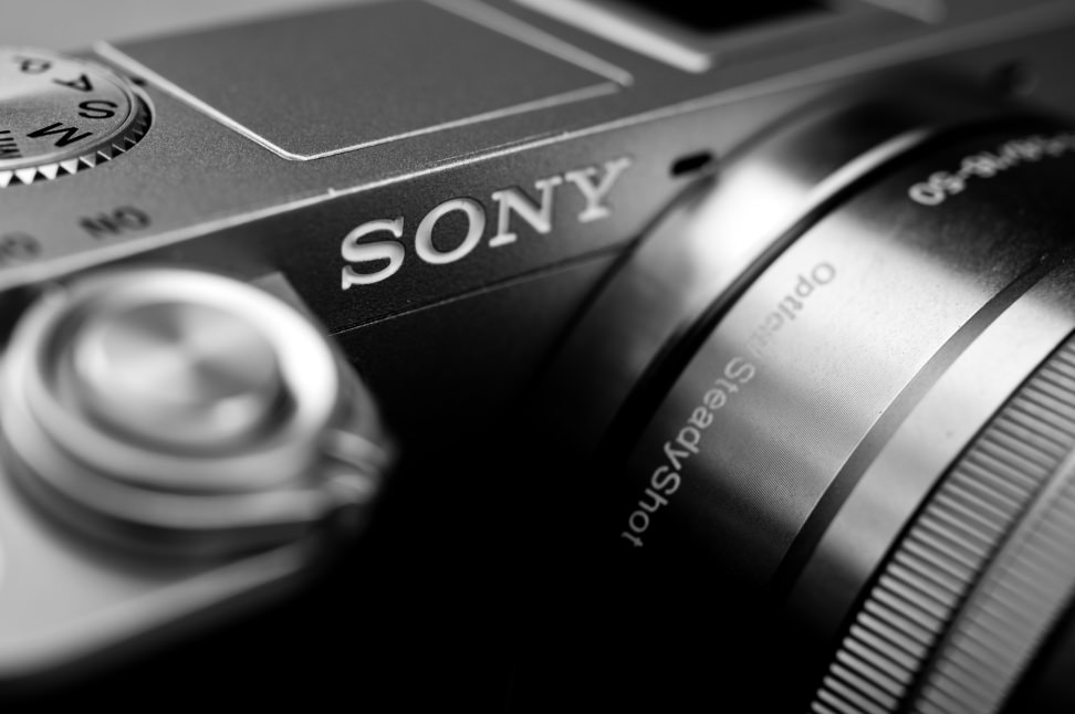 SONY-A6000-SONY-LOGO.jpg