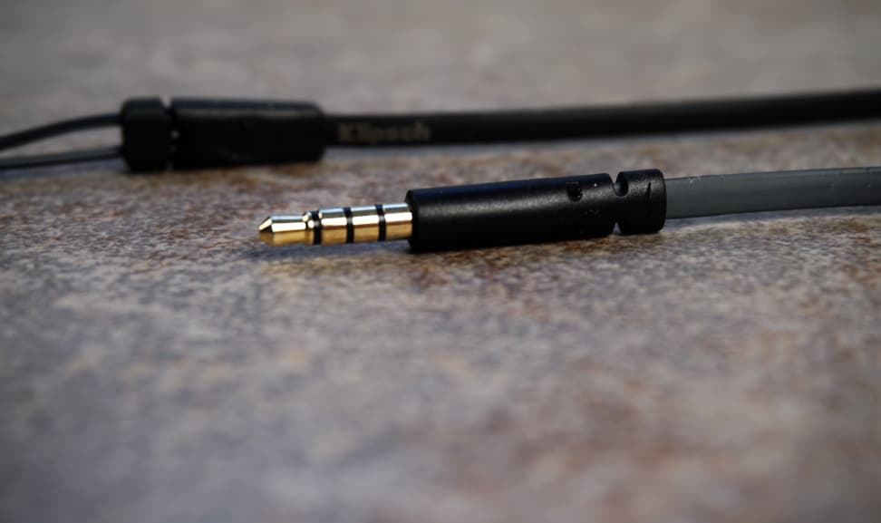 Klipsch-R6i-Jack.jpg