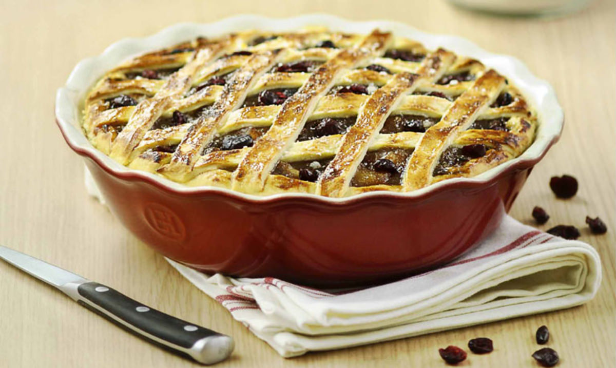 This amazing pie dish makes it look like I know how to bake