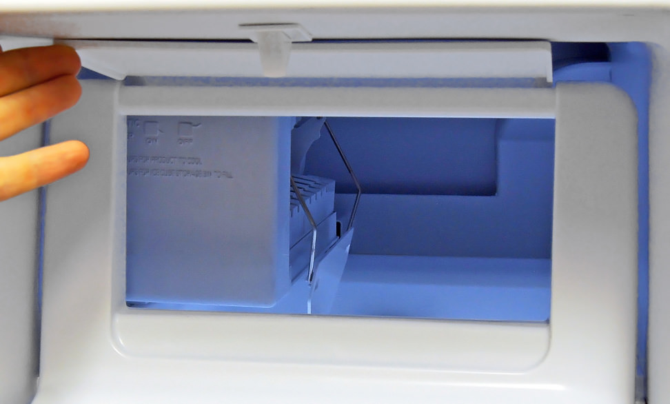 Whirlpool WRS325FDAM Icemaker Door Flap
