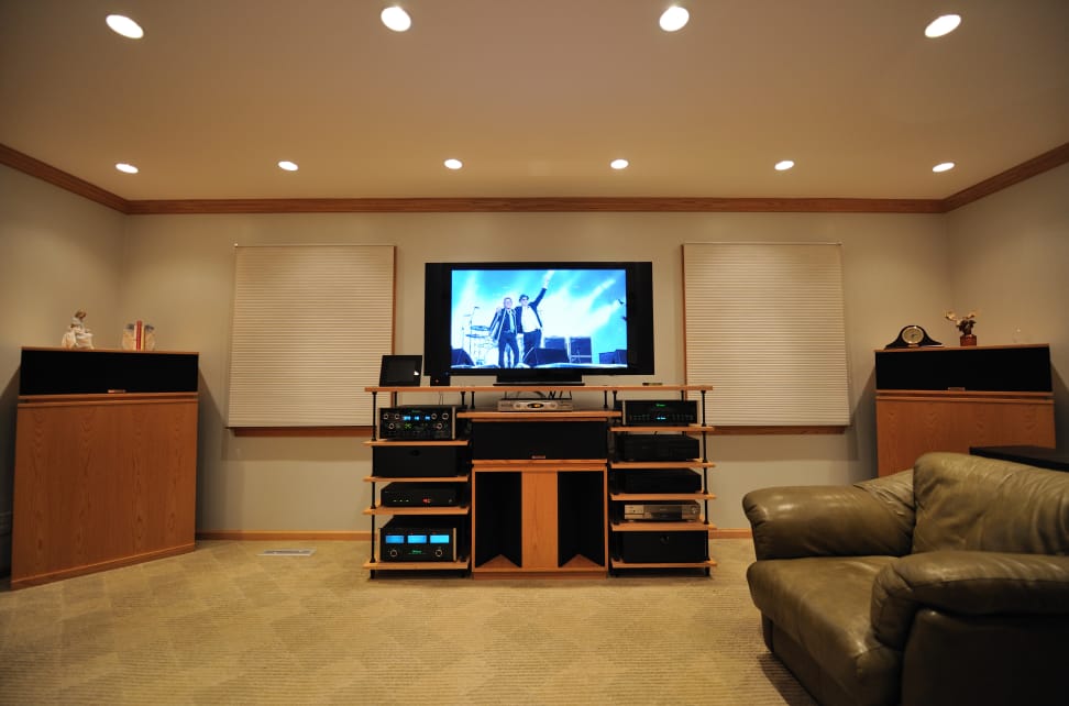 How to Make Your Living Room Sound Like a Movie Theater ...