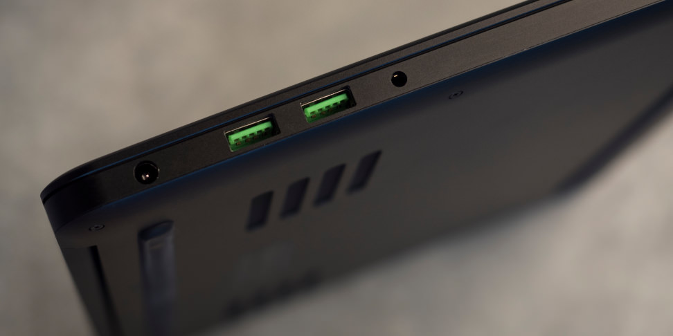 Razer Blade 2016 Left Ports