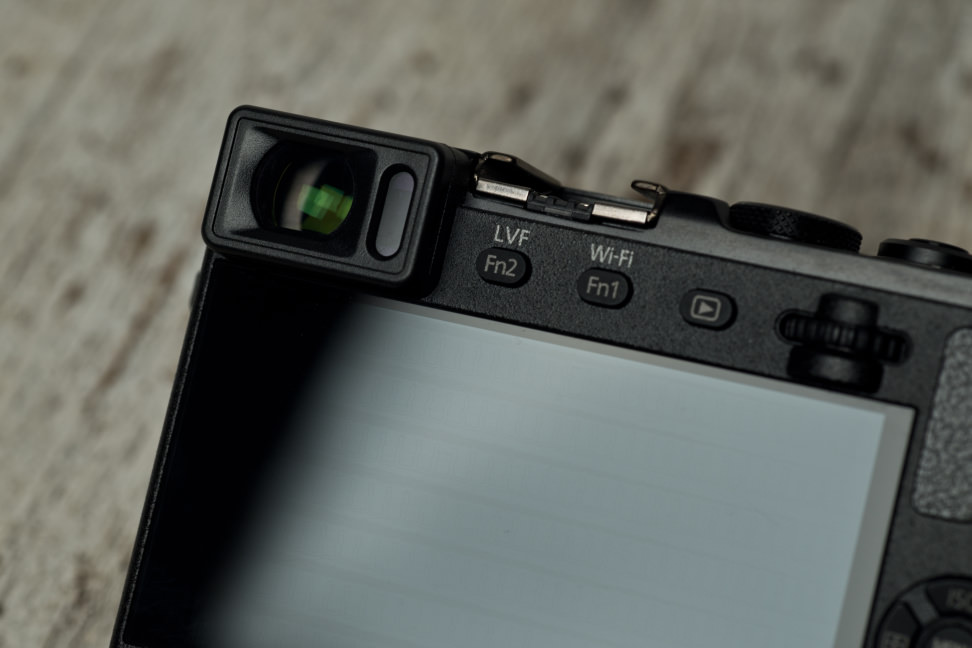panasonic-lumix-gm5-review-design-evf.jpg