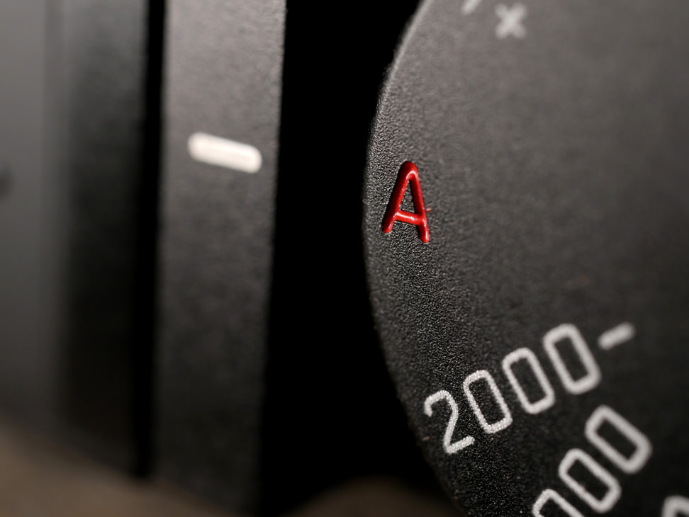 Shutter speed dial