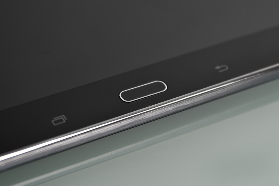 Samsung-galaxy-Note-Pro-12-2-review-design-buttons.jpg