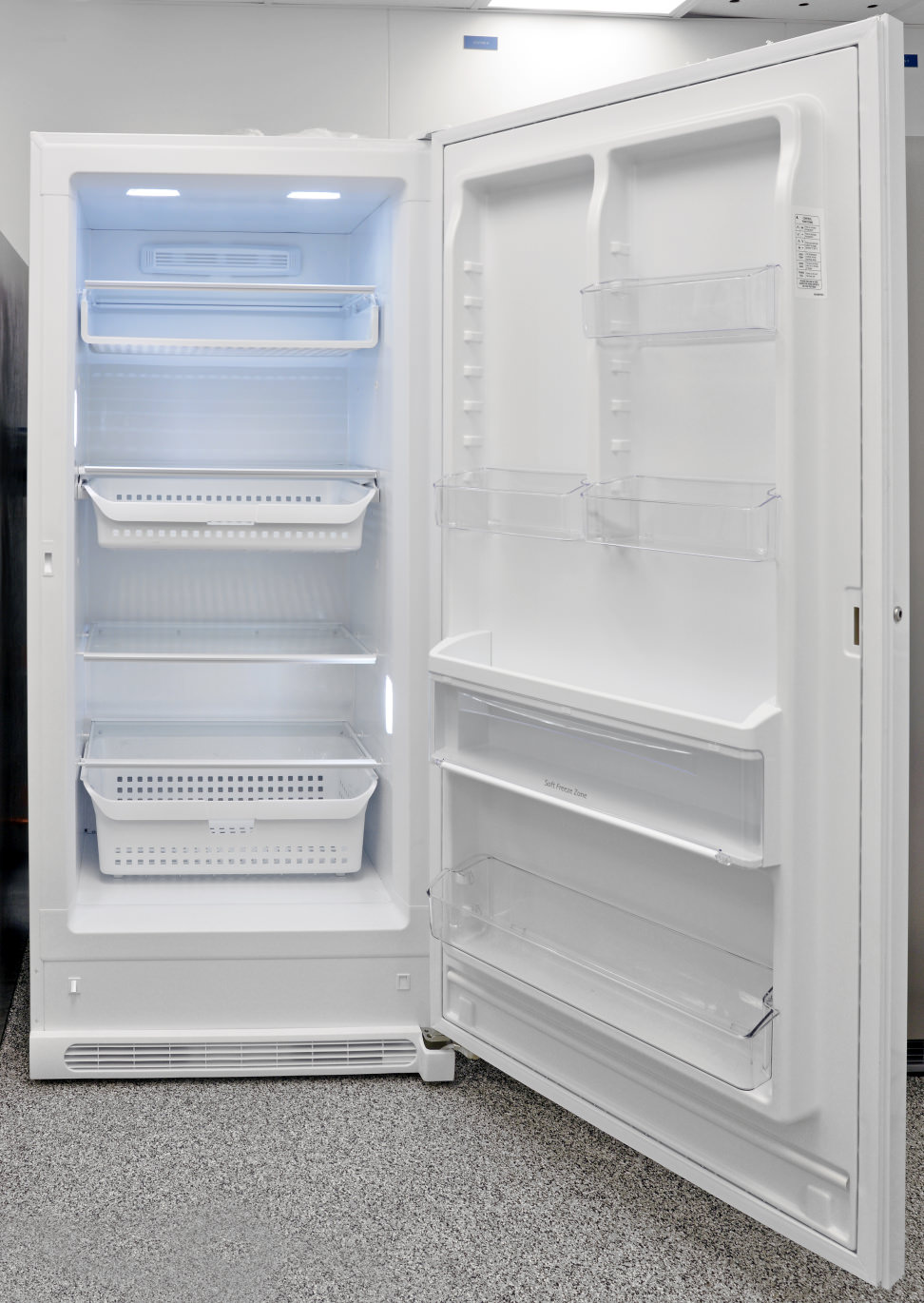 Frigidaire FFFH21F6QW Interior