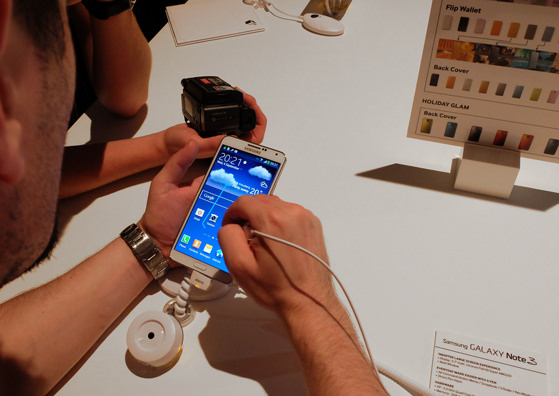 Samsung-Galaxy-Note-3-in-use.jpg