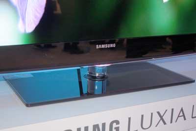 samsung_lnxx_b7000_stand.jpg