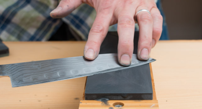 Sharpening knife
