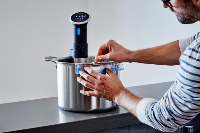 Anova Culinary Bluetooth Sous Vide Precision Cooker
