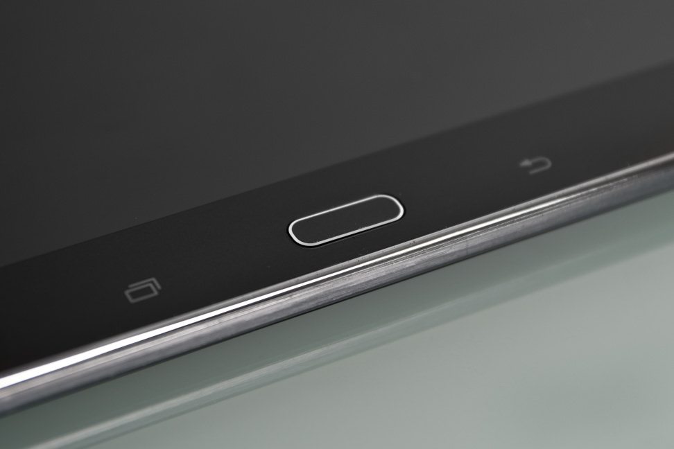 Samsung-galaxy-Note-Pro-12-2-review-design-buttons.jpg