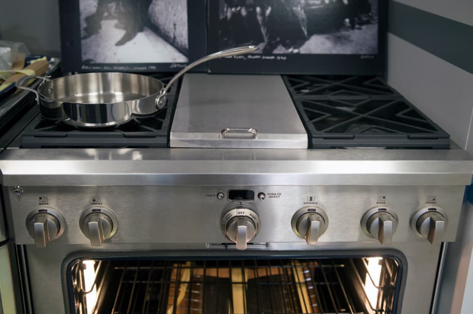 GE Monogram ZDP364NDPSS rangetop and front