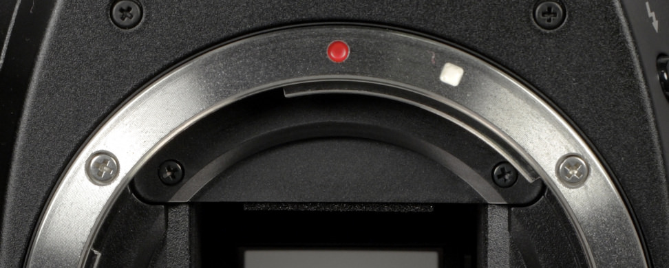 Canon EF vs. EF-S Lens Mount