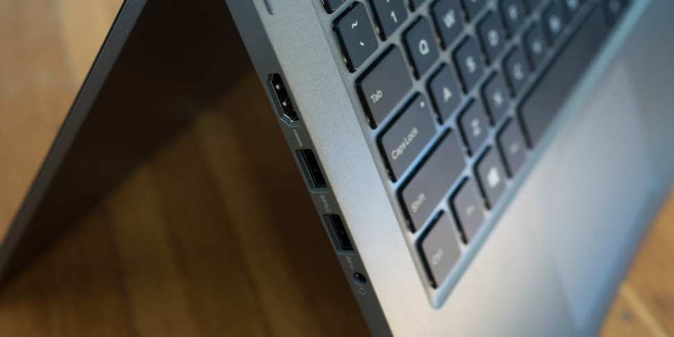 Dell Inspiron 13 5000 2-in-1 left ports