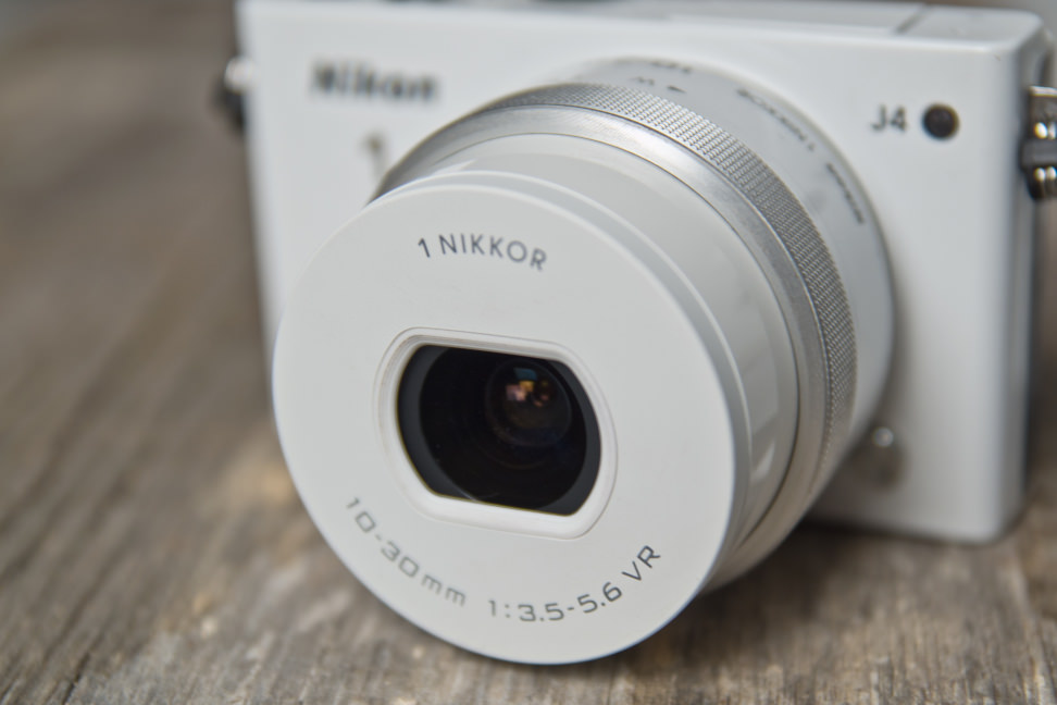 nikon-1-j4-review-design-lens.jpg