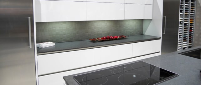 Pentalquartz countertop, Bauformat Kuchen cabinets