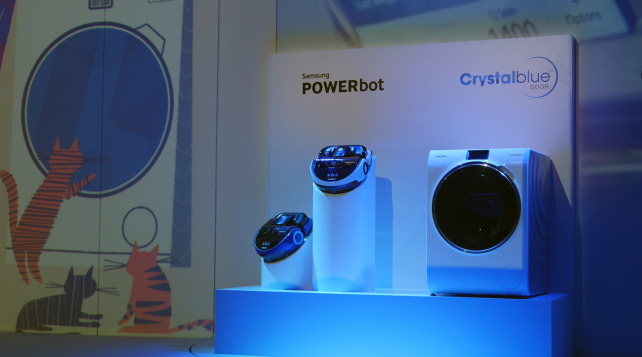 Samsung-IFA-2014-CrystalBlue-and-PowerBot.jpg