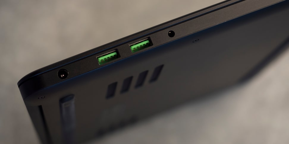 Razer Blade late 2016 left ports