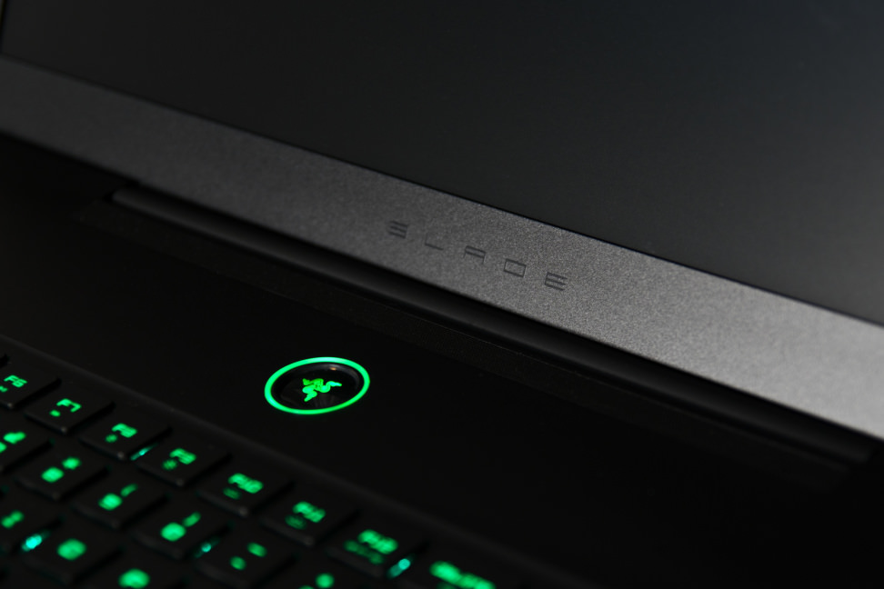 Razer-Blade-Pro-review-design-reflect2.jpg