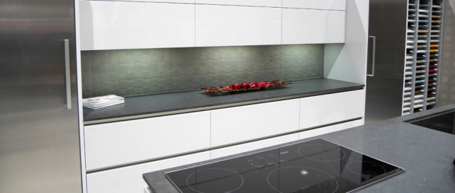 Pentalquartz countertop, Bauformat Kuchen cabinets